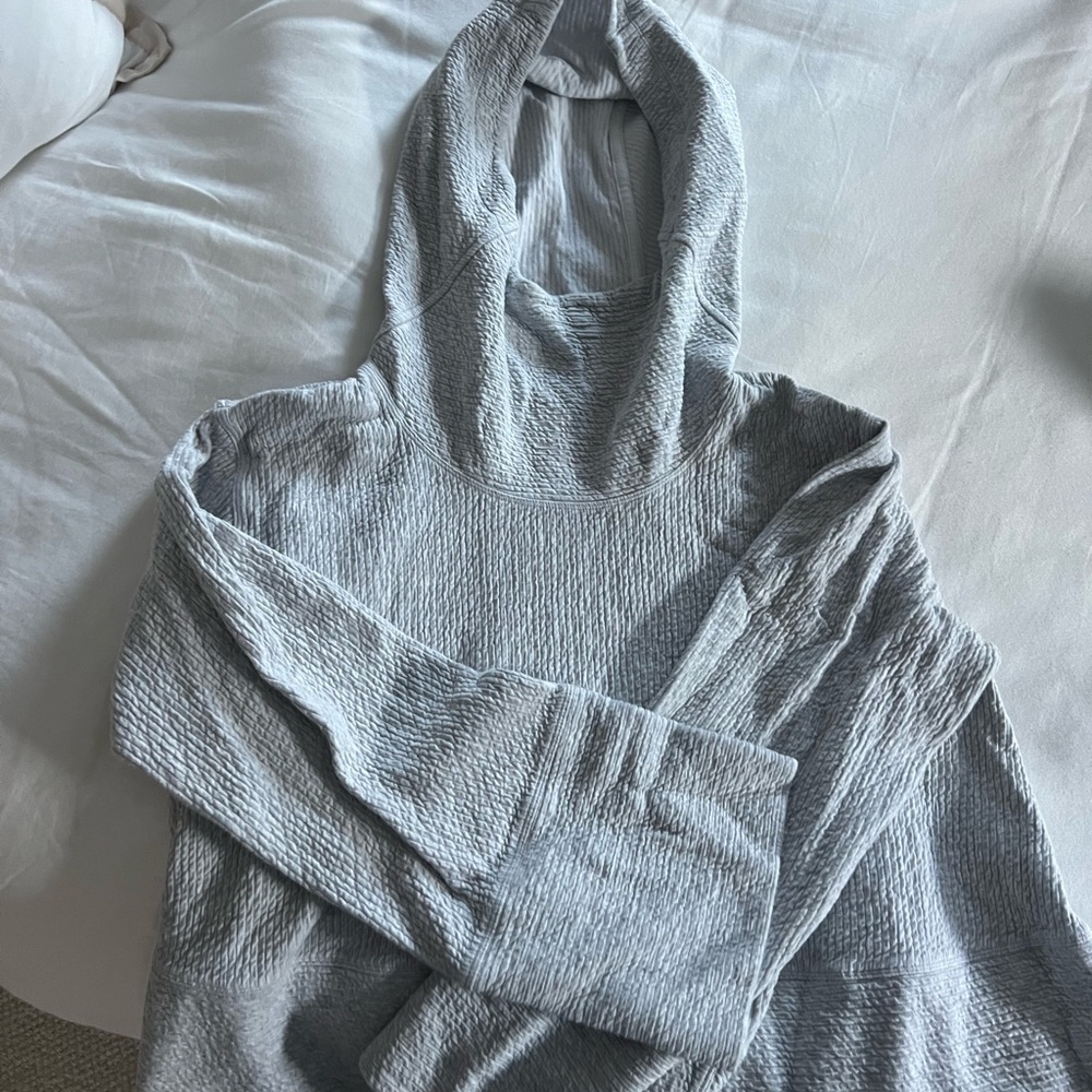 Lululemon hooded grey sweatshirt, M/L